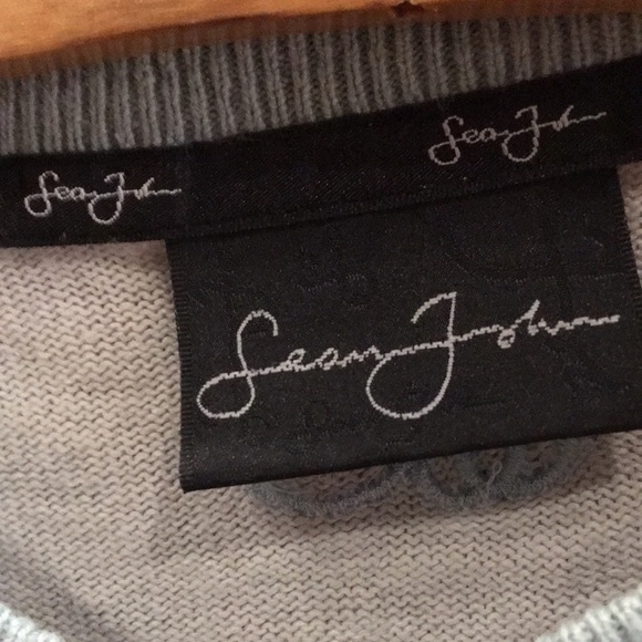 Classic Sean John sweater - Picture 2 of 3